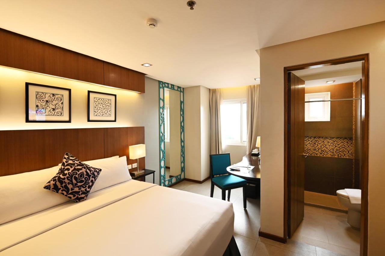 St Mark Hotel Cebu Bagian luar foto