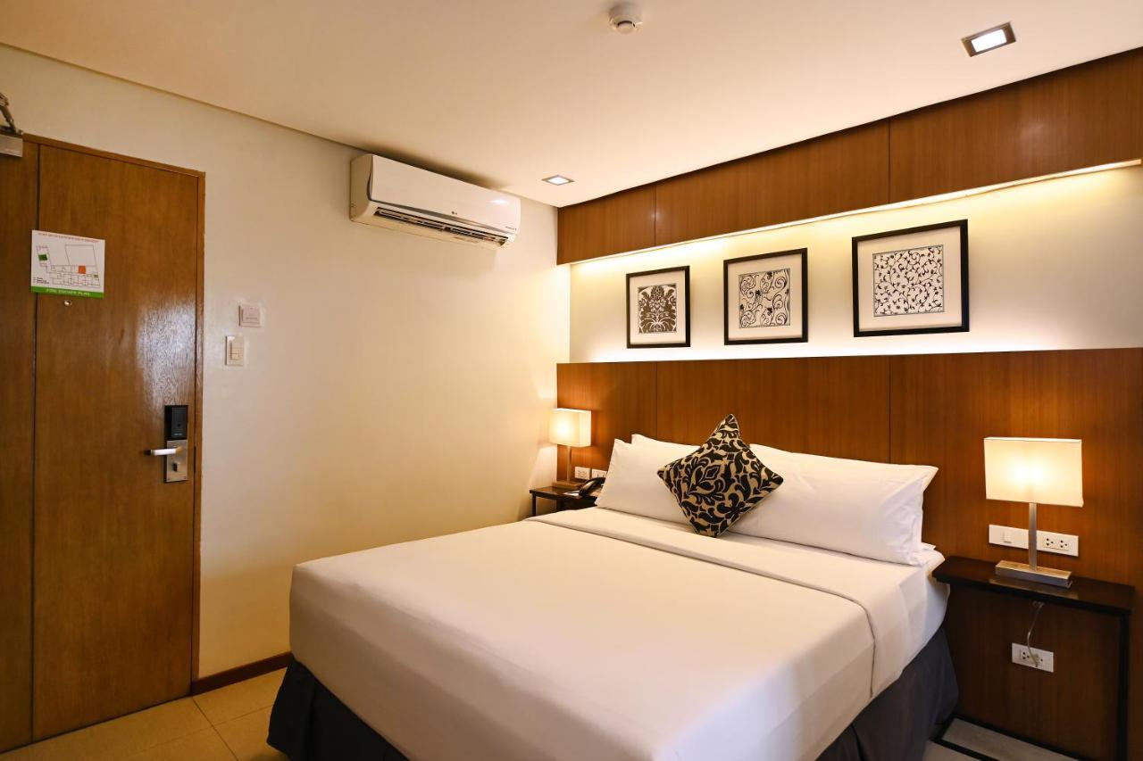 St Mark Hotel Cebu Bagian luar foto
