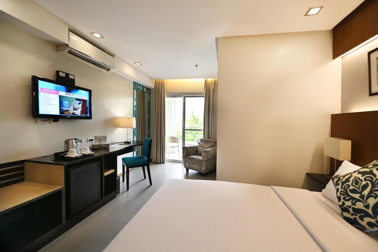 St Mark Hotel Cebu Bagian luar foto