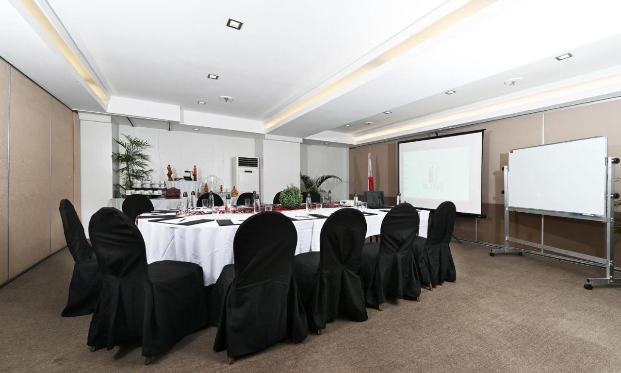 St Mark Hotel Cebu Bagian luar foto
