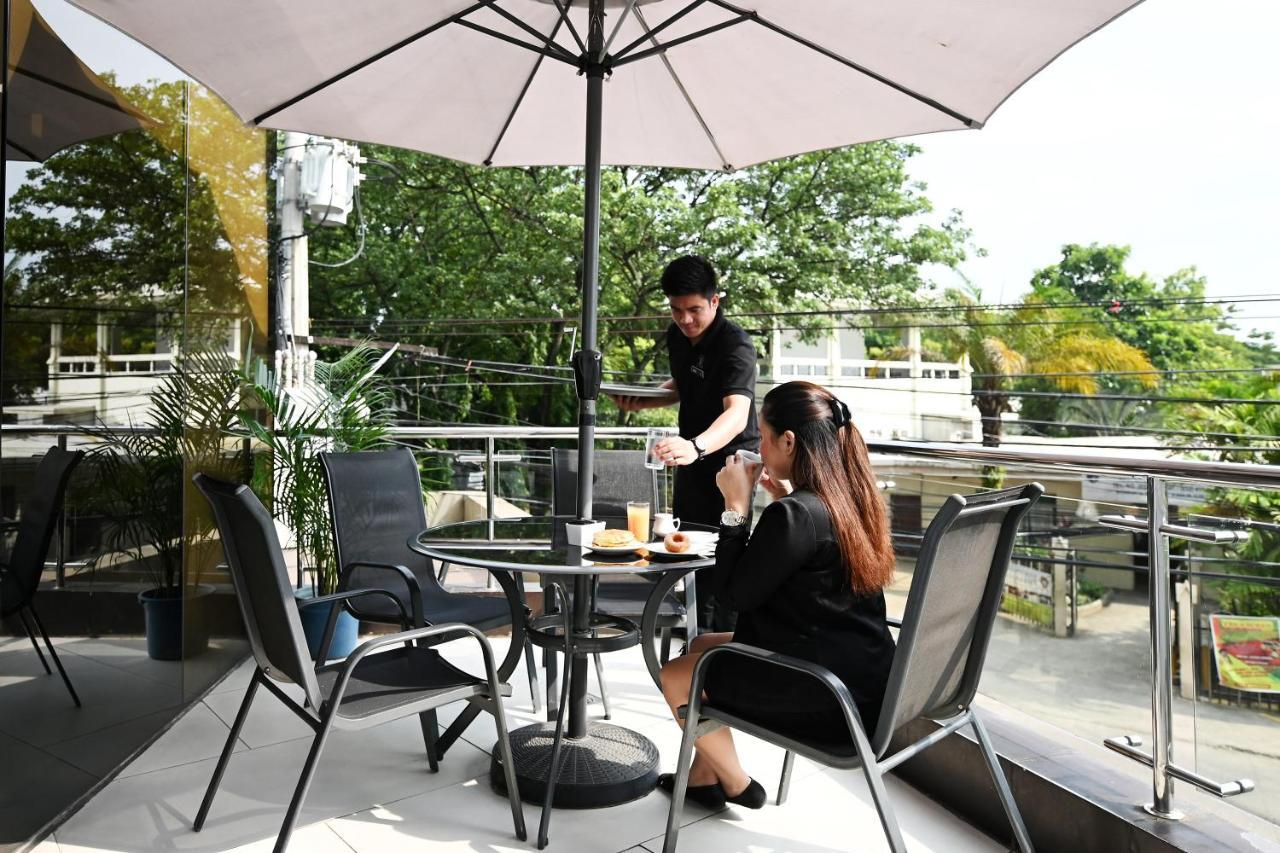St Mark Hotel Cebu Bagian luar foto
