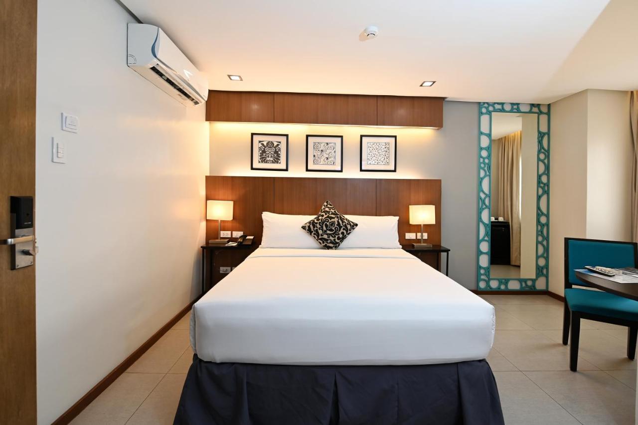 St Mark Hotel Cebu Bagian luar foto