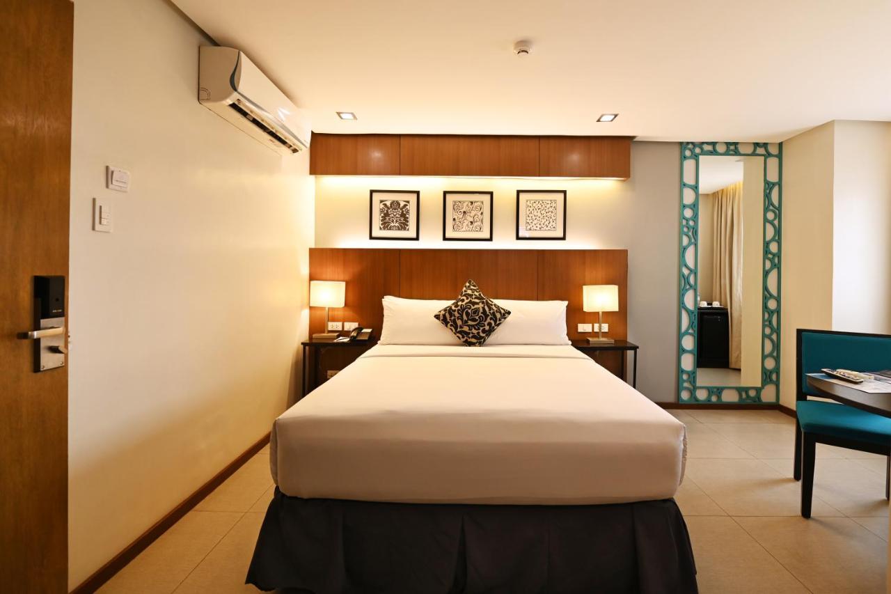 St Mark Hotel Cebu Bagian luar foto
