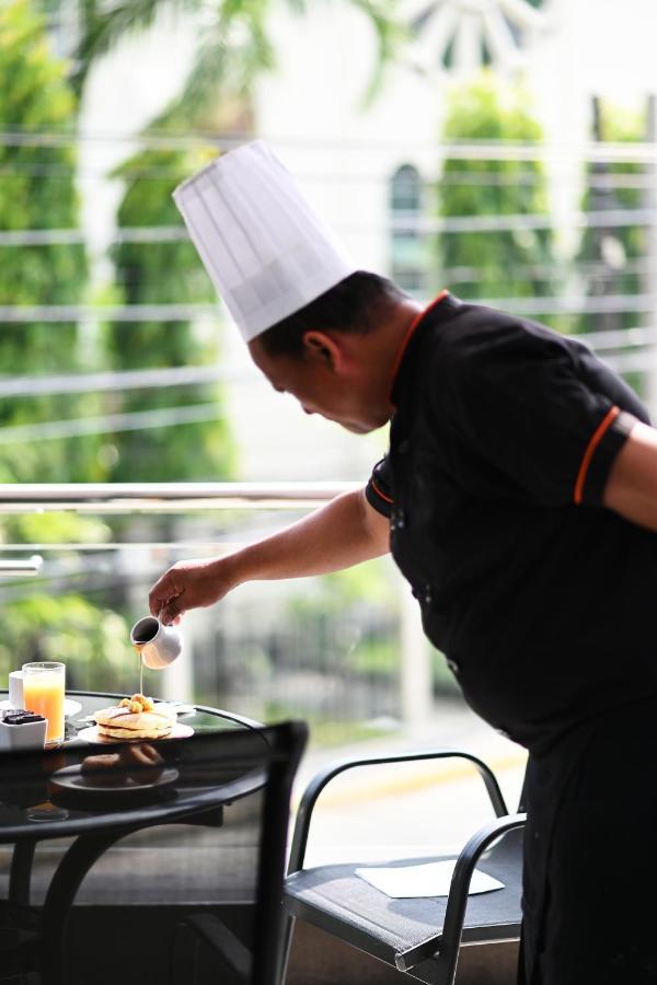 St Mark Hotel Cebu Bagian luar foto