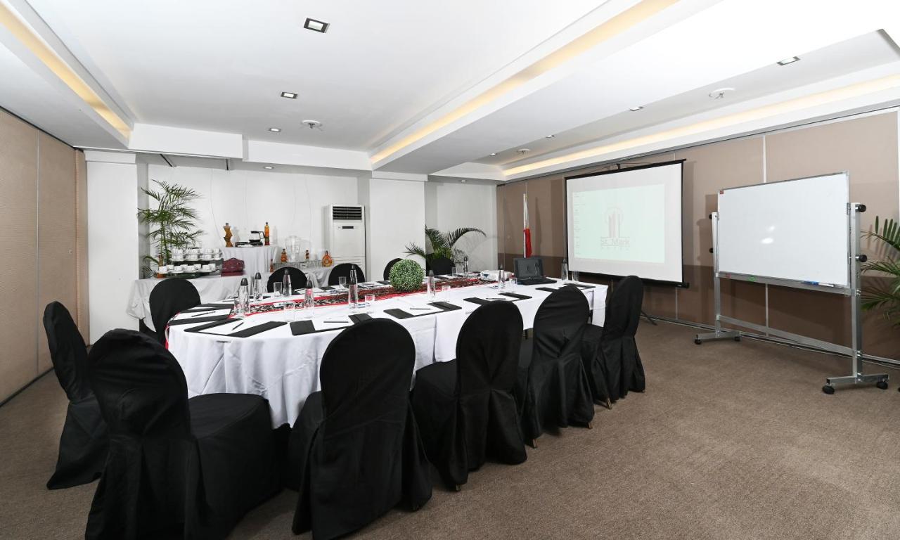 St Mark Hotel Cebu Bagian luar foto