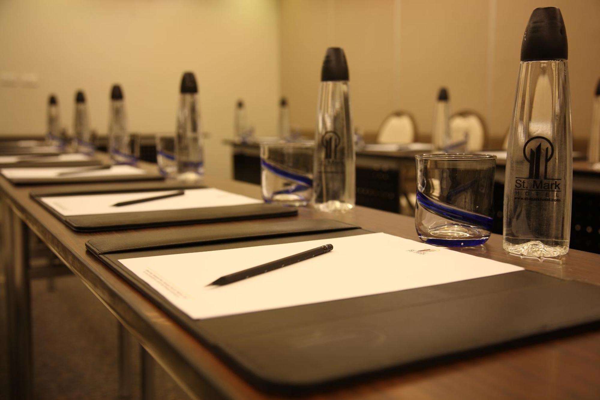 St Mark Hotel Cebu Bagian luar foto